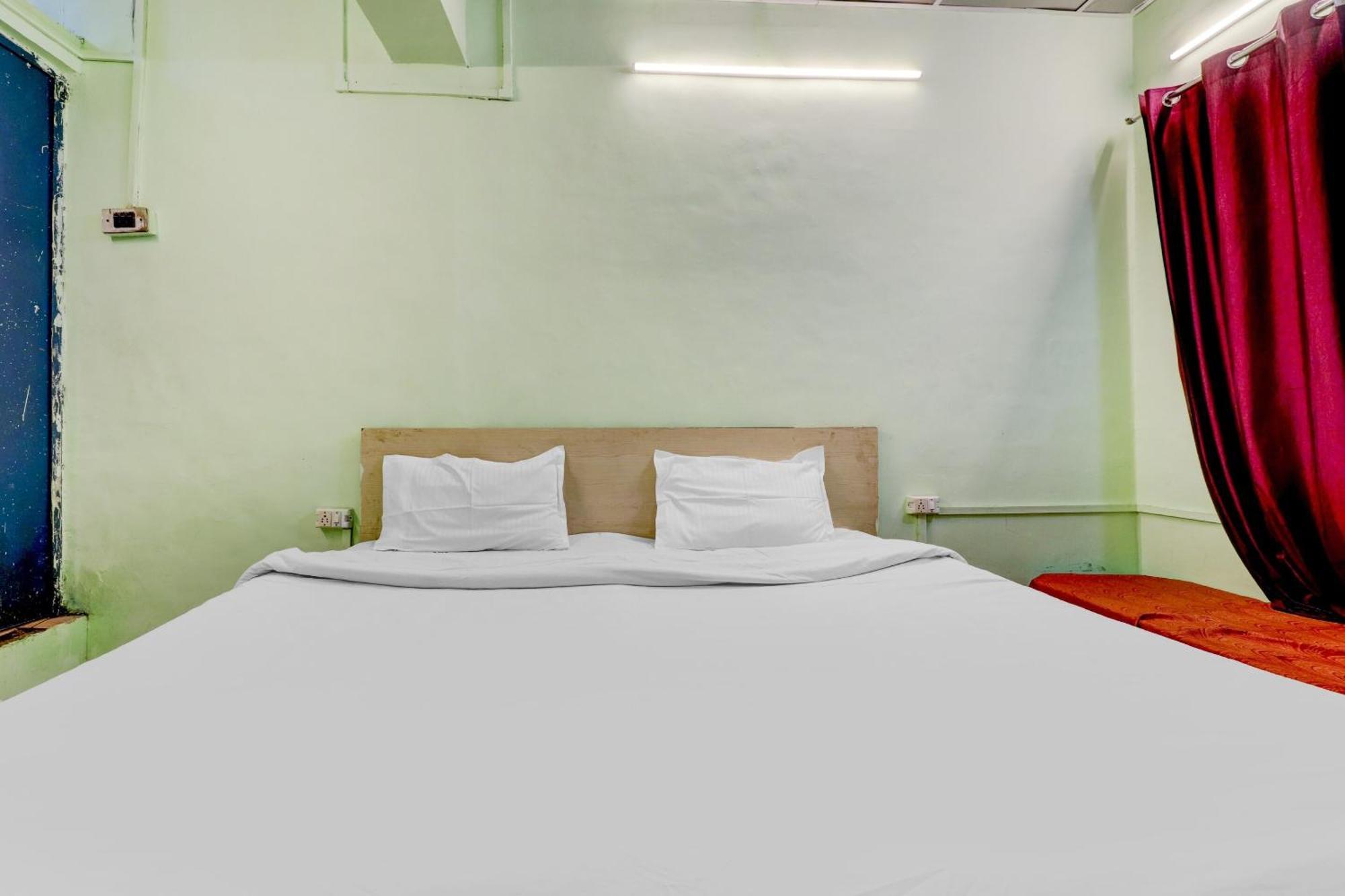 Hotel O Shree Radha Guest House Jhānsi Exteriör bild