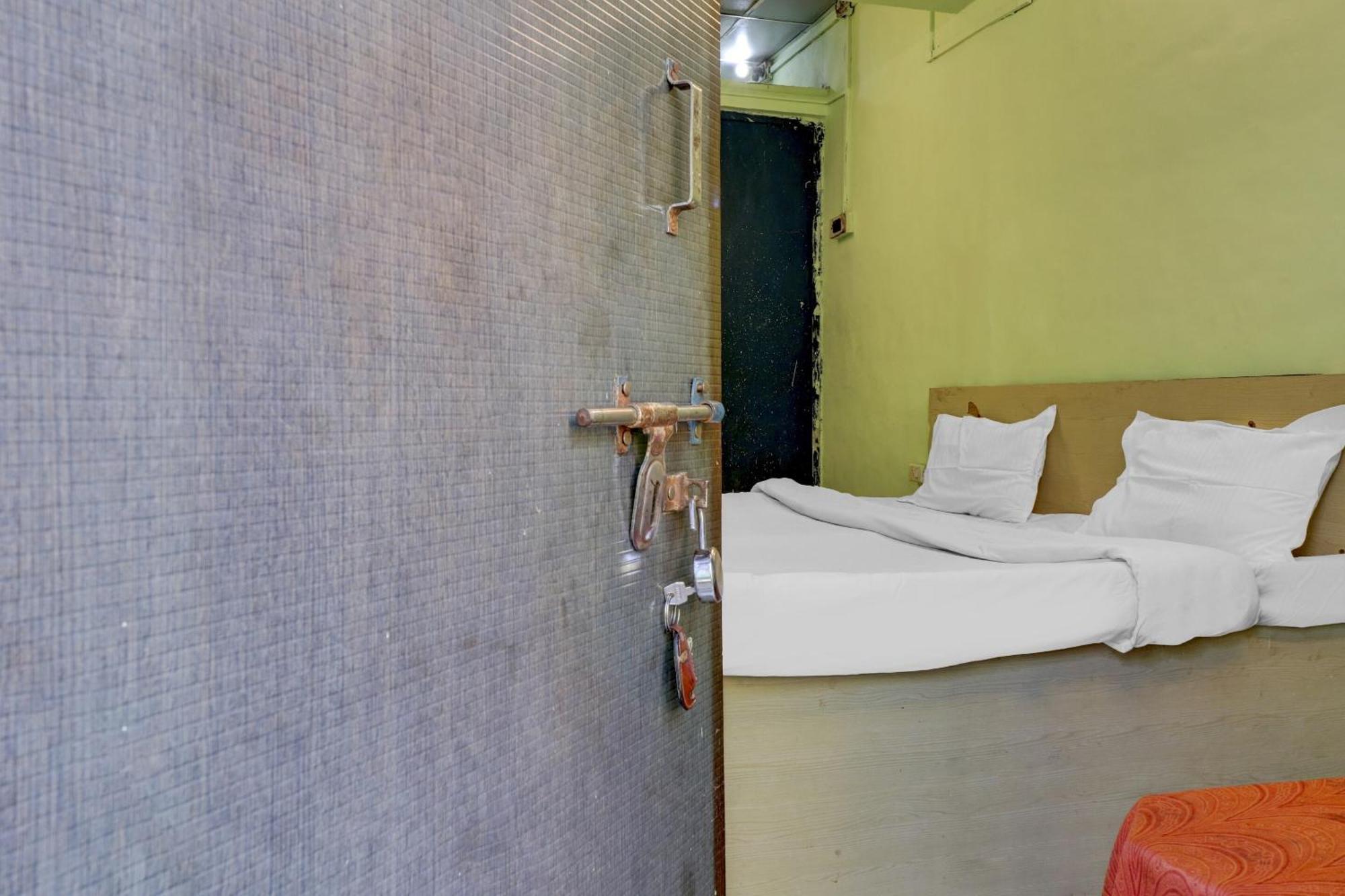 Hotel O Shree Radha Guest House Jhānsi Exteriör bild